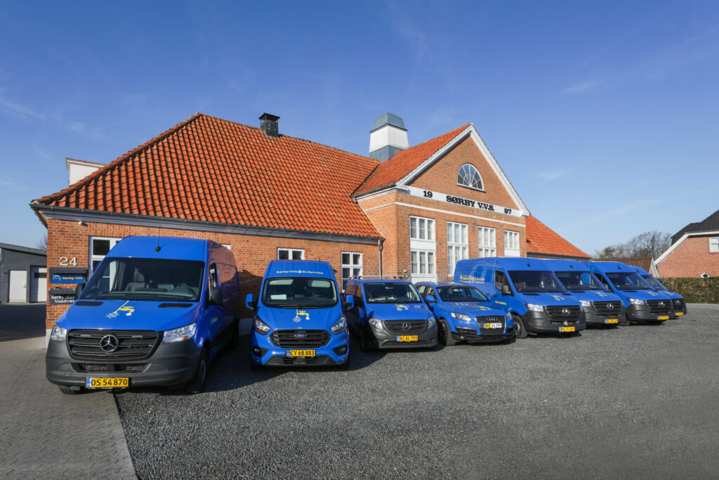 442A3812